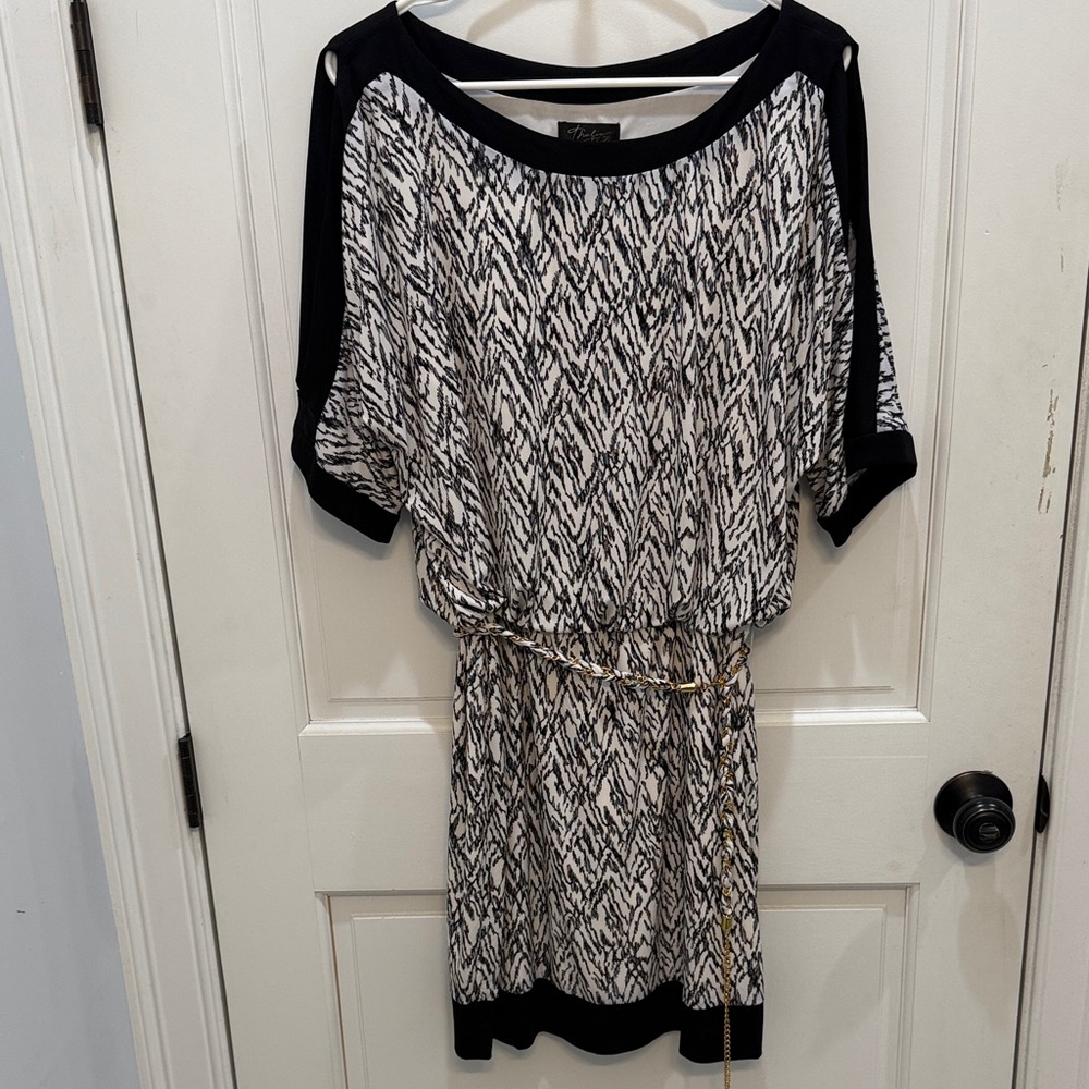 Thalia Sodi Monochrome Zigzag Blouse with Gold Accent